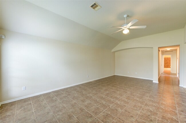 Building Photo - 14839 Fir Knoll Way