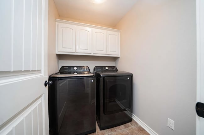 Building Photo - 19107 River Rock Dr