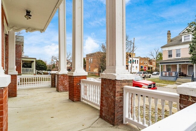 Building Photo - 61 Sherman Ave