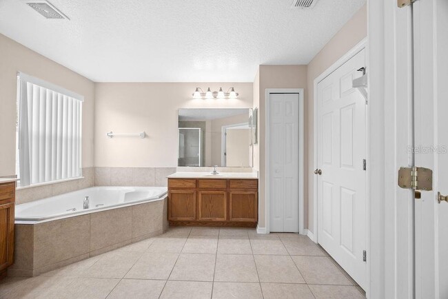 Building Photo - 12948 Moss Park Ridge Dr