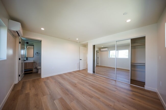 Building Photo - 5933 Comey Ave