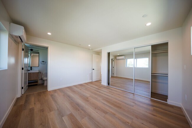 Building Photo - 5935 Comey Ave