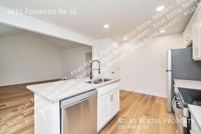 Building Photo - 4411 Foxwood Dr SE