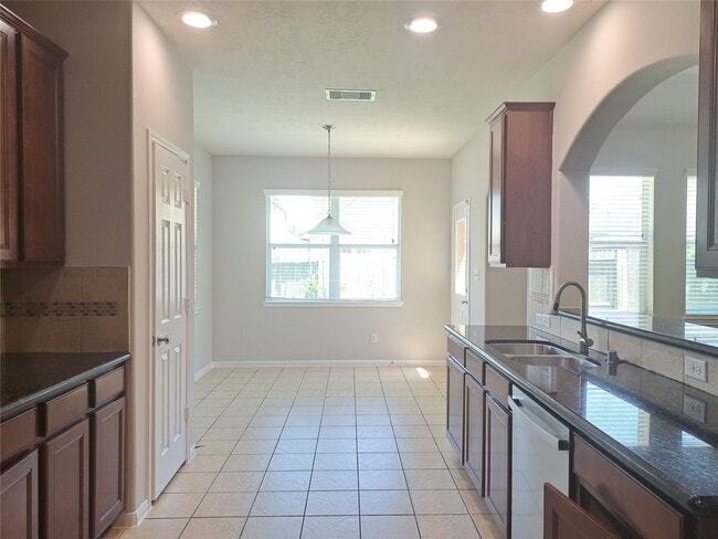 Building Photo - 26315 Fox Ridge Ln