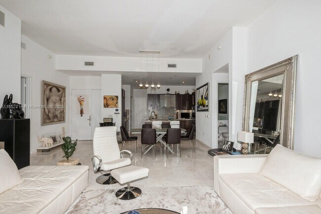 Building Photo - 900 Brickell Key Blvd
