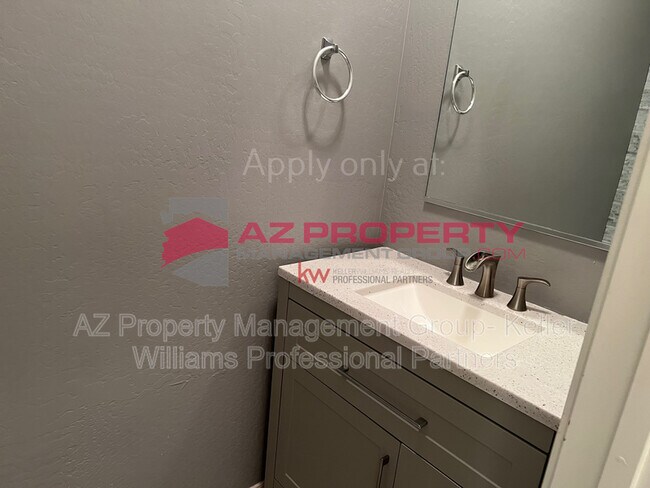 Building Photo - 10225 W Camelback Rd