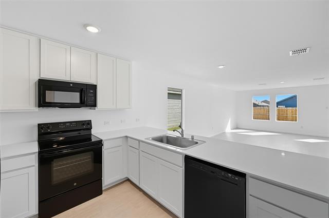 Building Photo - 6733 Haines Dr