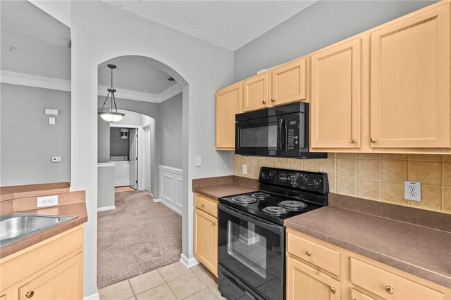 Building Photo - 6005 Newport Ln