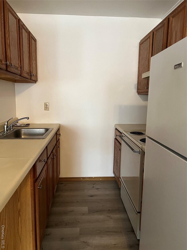 Building Photo - 1225 NY-9G