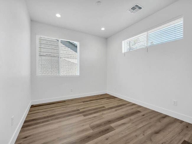Building Photo - Gorgeous Flagstaff Property
