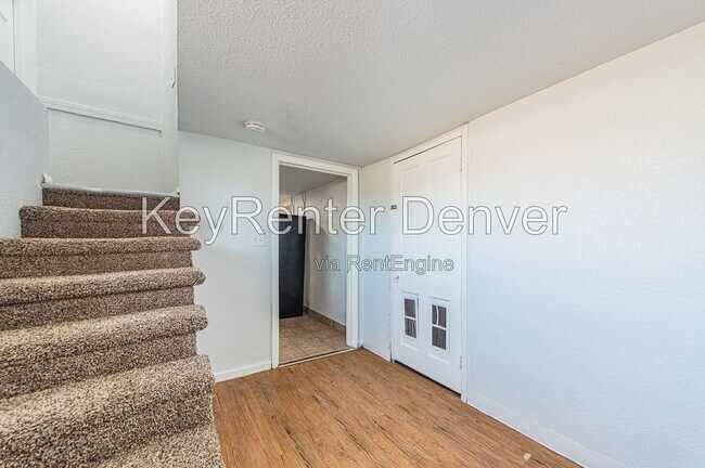 Building Photo - 929 5th St