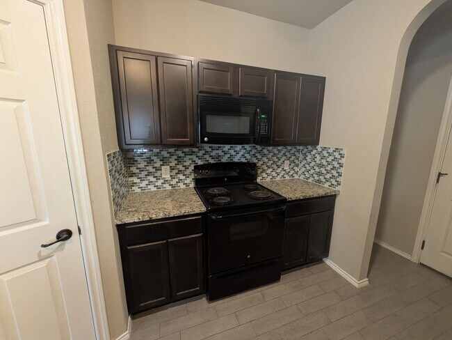 Building Photo - 5826 Grandwood Dr