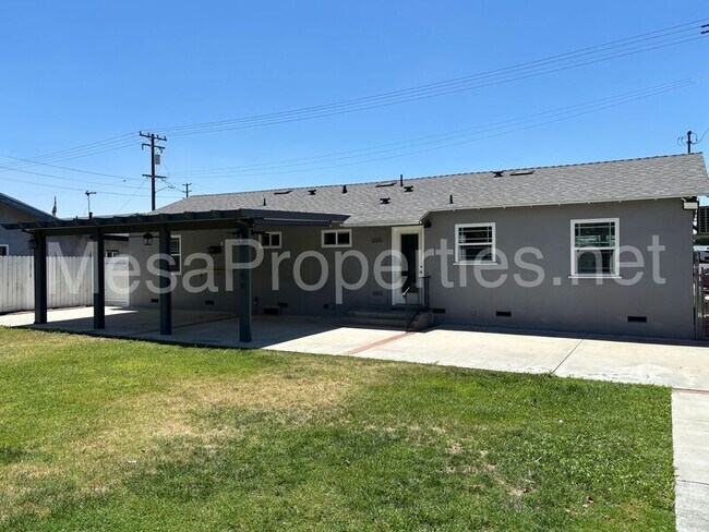 Building Photo - 6056 Walnut Ave