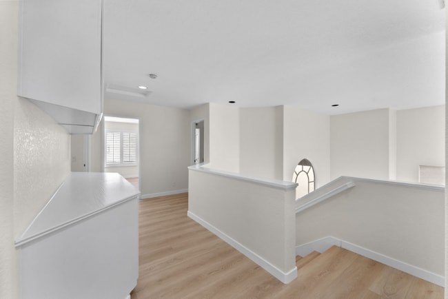 Building Photo - 1541 Sapphire Ln