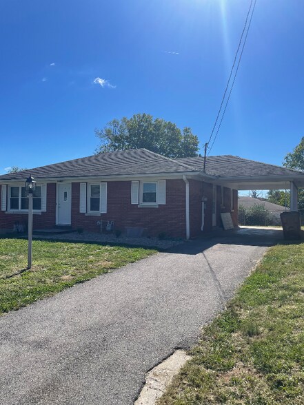 Building Photo - 409 Bond St