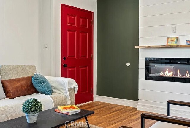 Building Photo - 9925 Redwood Ave