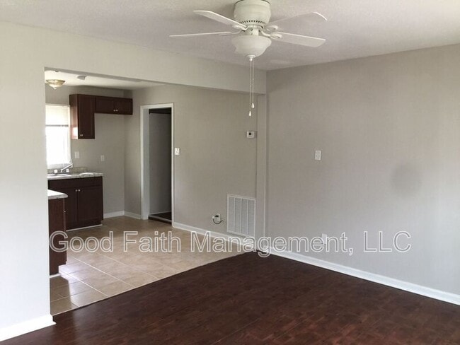 Building Photo - 405 Rachael St