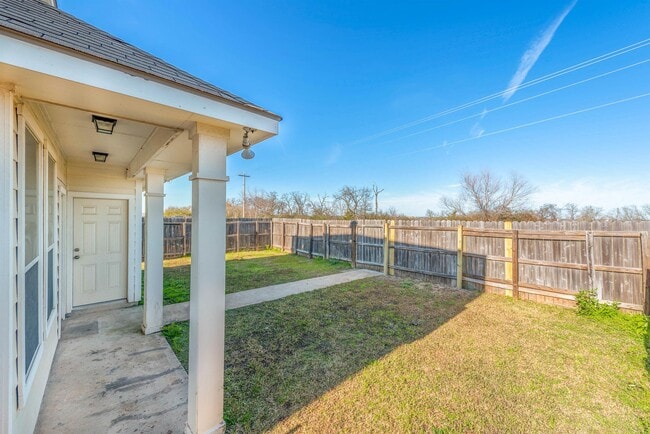 Building Photo - 2939 McLaren Dr