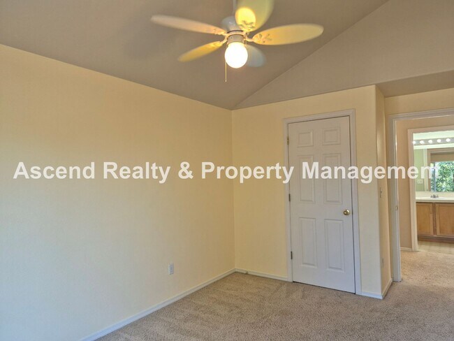 Building Photo - Available NOW!! Beaverton Convenience Central AC & Attached Garage  Minutes to MAX, Costco, Nike ...