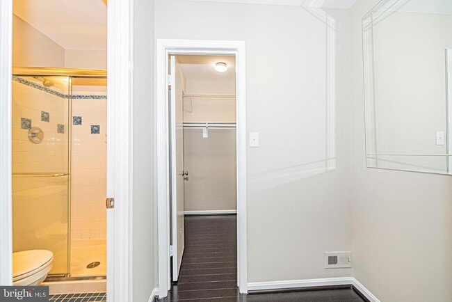 Building Photo - 29 Longmeadow Dr