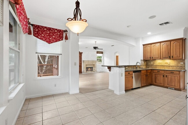 Building Photo - 5956 St Andrews Dr