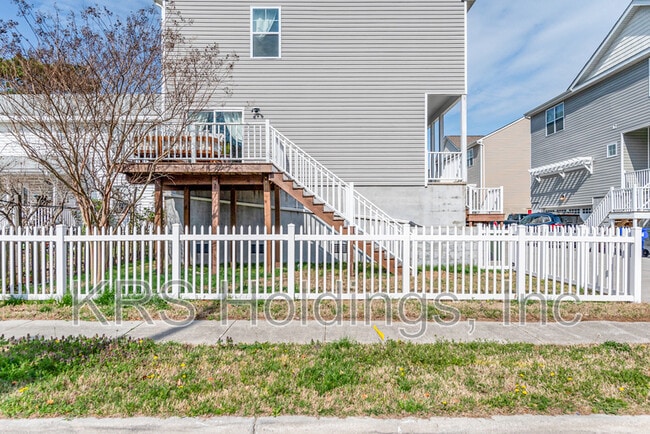 Building Photo - 9553 14th Bay St