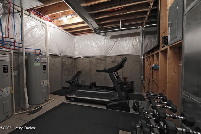 Building Photo - 14000 Glendower Dr