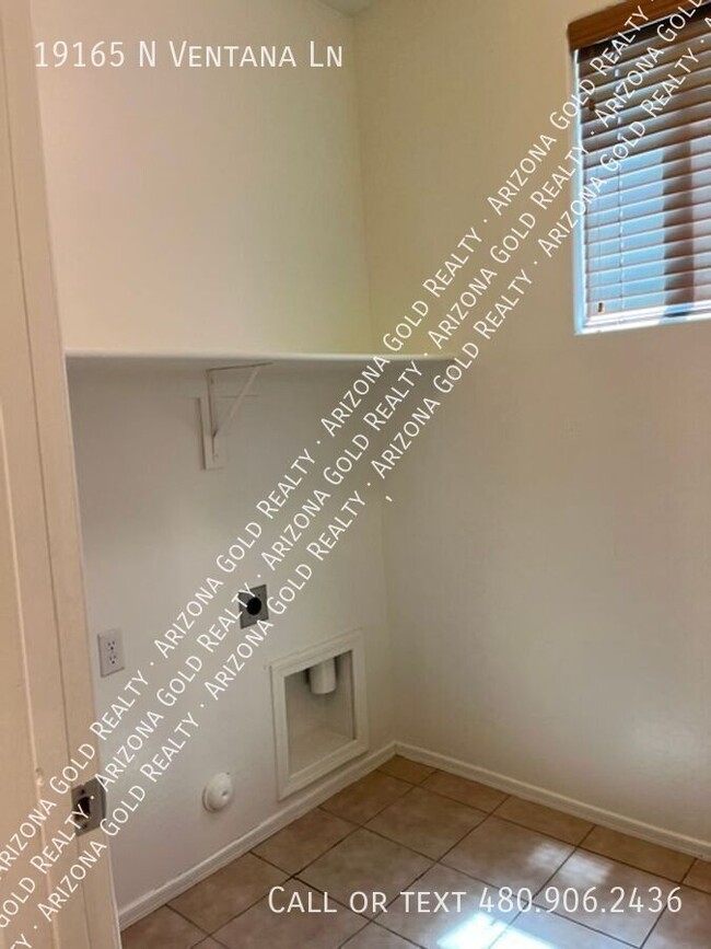 Building Photo - 19165 N Ventana Ln