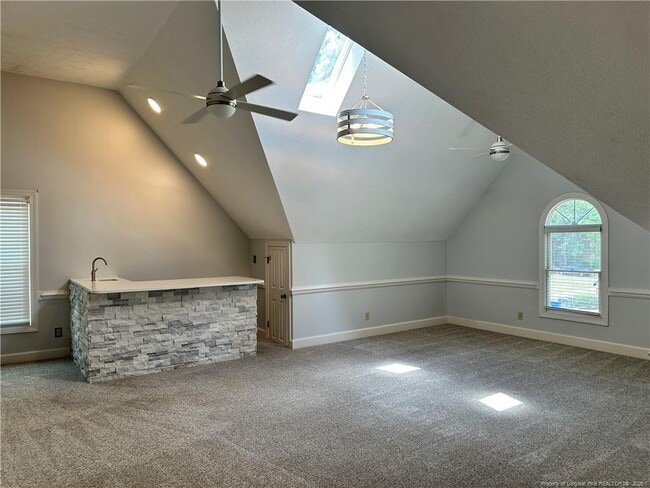 Building Photo - 493 Kingsford Rd