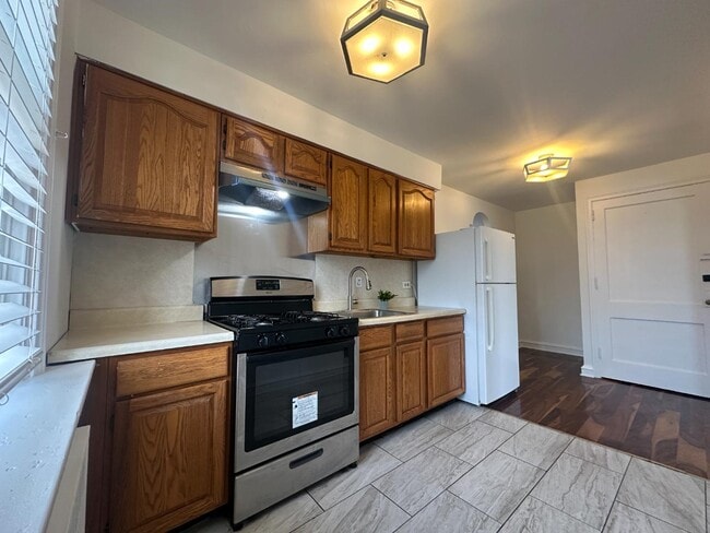 Primary Photo - 4401 Oakmont St