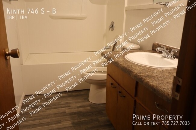 Building Photo - Ninth 746 S-B