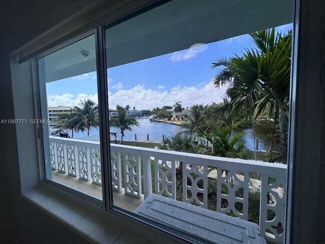 Building Photo - 455 Golden Isles Dr