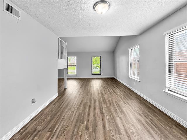 Building Photo - 8802 Deerwood Dr