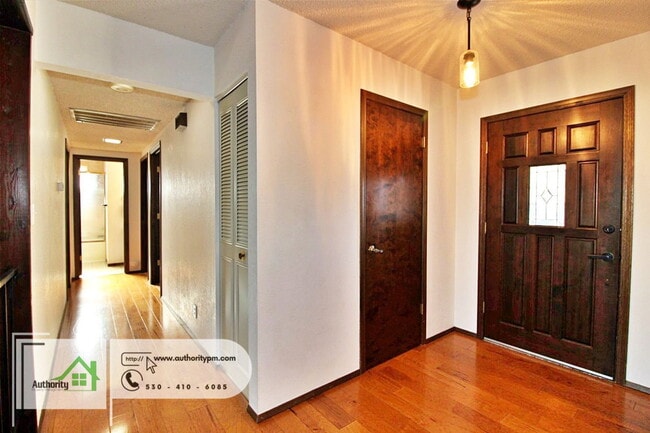Building Photo - 20231 Margarita Ct E