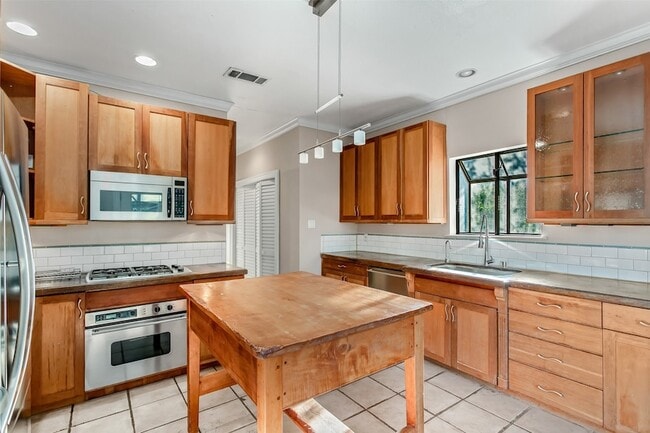 Building Photo - 5459 Miller Ave