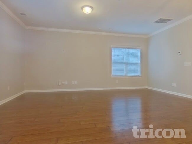 Building Photo - 318 Lanyard Ln