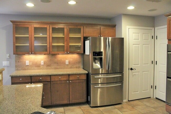 Building Photo - Beautiful 2-Story-3 Bed/2.5 Bath Home