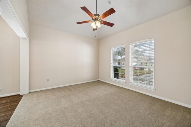 Building Photo - 806 Charles Pl