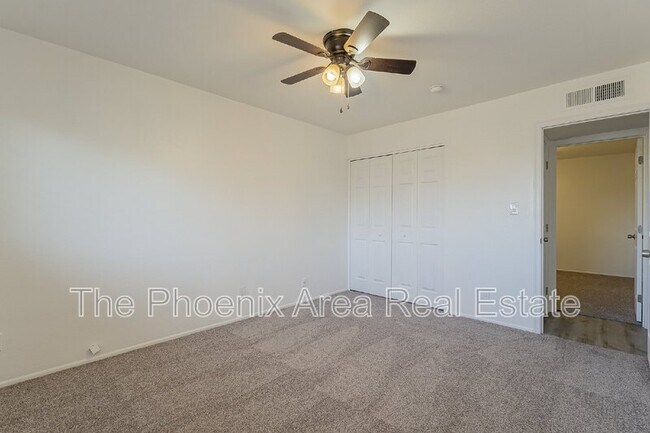 Building Photo - 8532 E Chaparral Rd