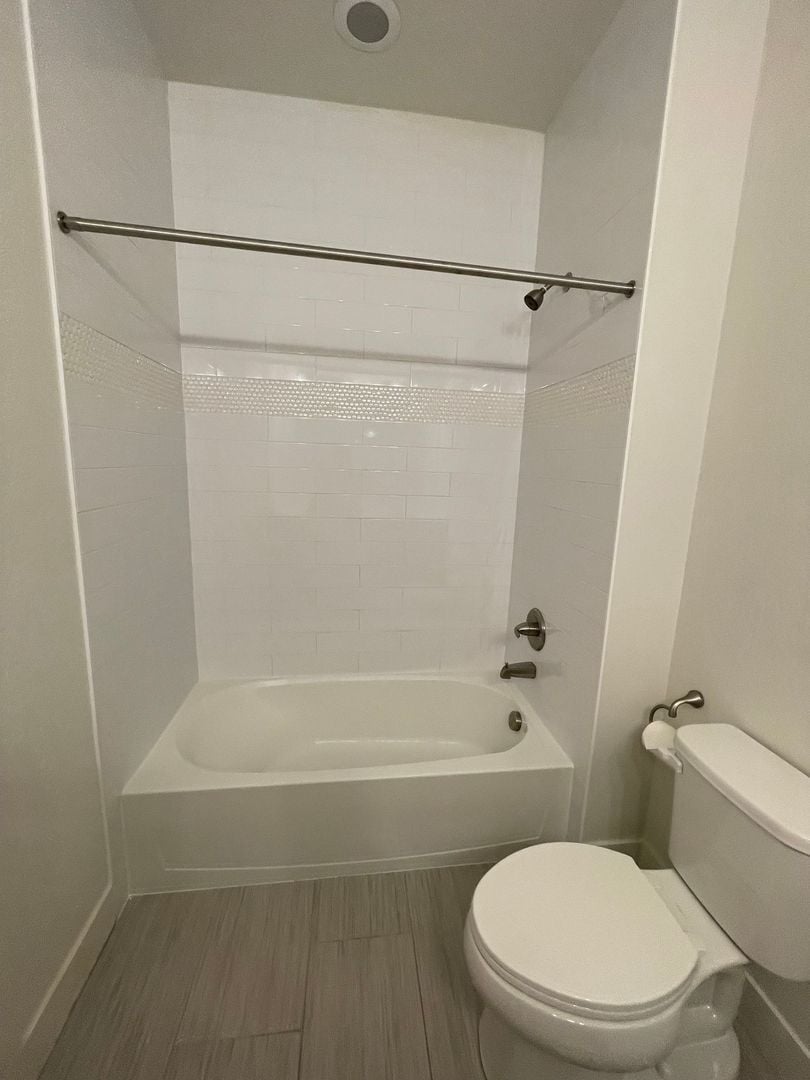 Building Photo - 2234 Central Pk Wy