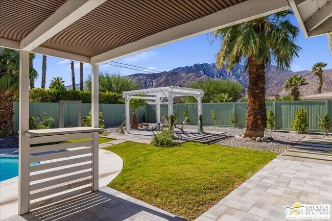 Building Photo - 505 E Molino Rd