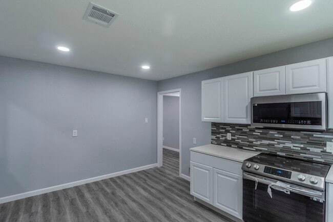 Building Photo - 4118 Groton Dr