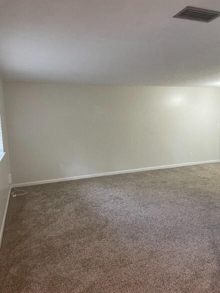 Building Photo - 263 S Villas Ct