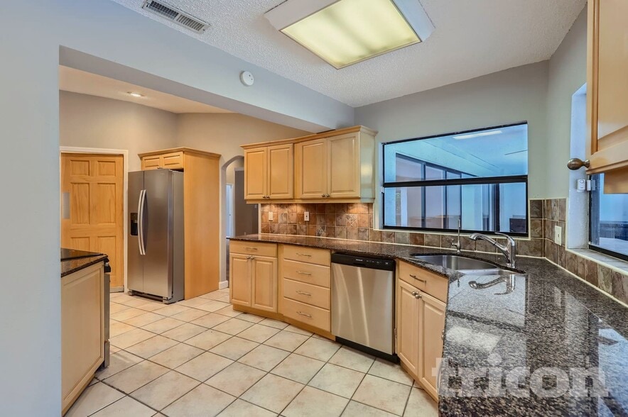 Building Photo - 1736 Pine Creek Ct