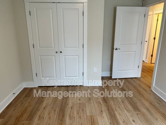 Building Photo - 185 Lindburgh Dr