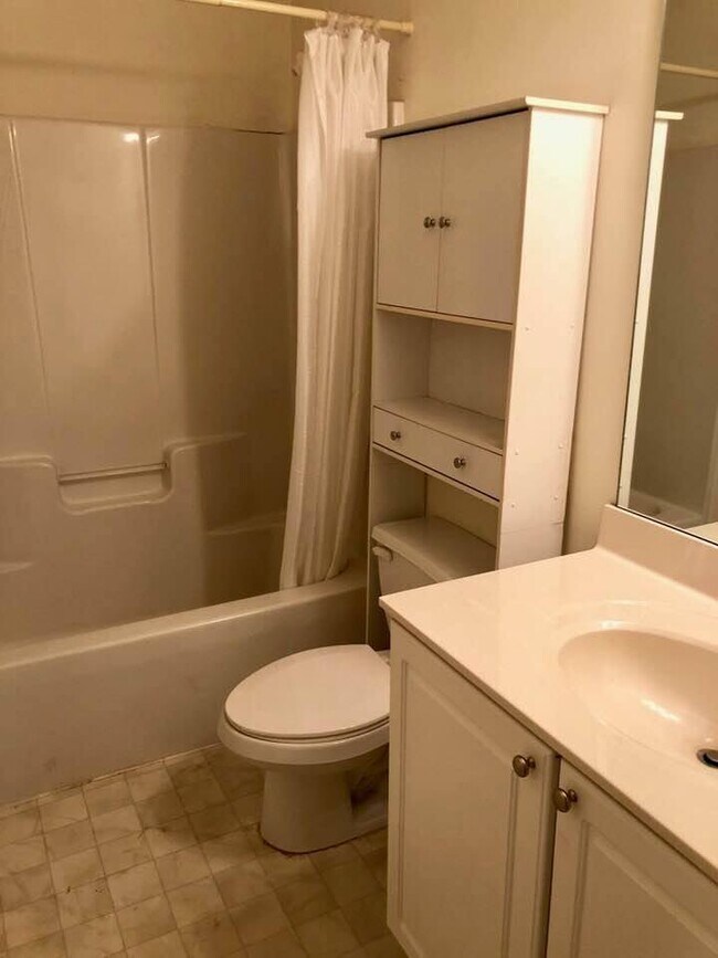 Building Photo - Adorable 3 Bedroom House in Clemson!