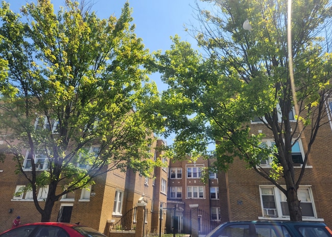 Building Photo - 4751 N Monticello Ave