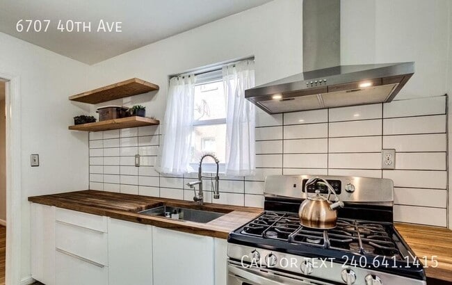 Building Photo - 6707 40th Ave