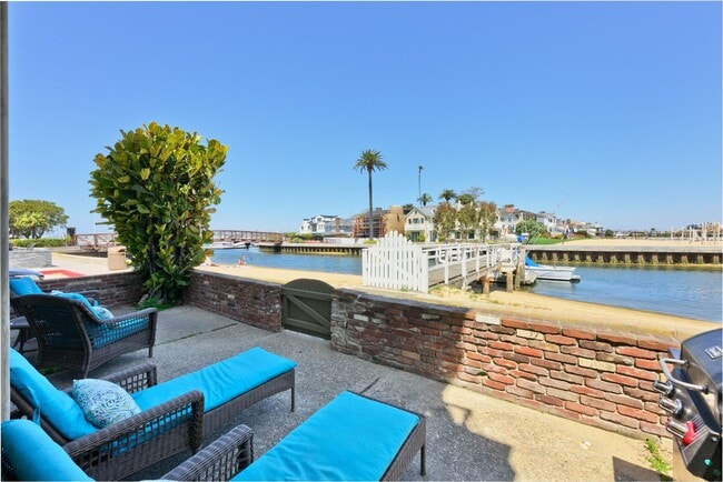 Building Photo - 111 Edgewater Pl