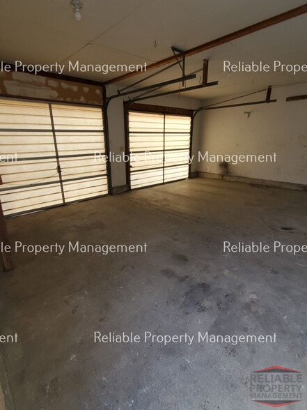 Building Photo - 209 S Adam Ln